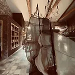 Maison Droles D'oiseaux 3*